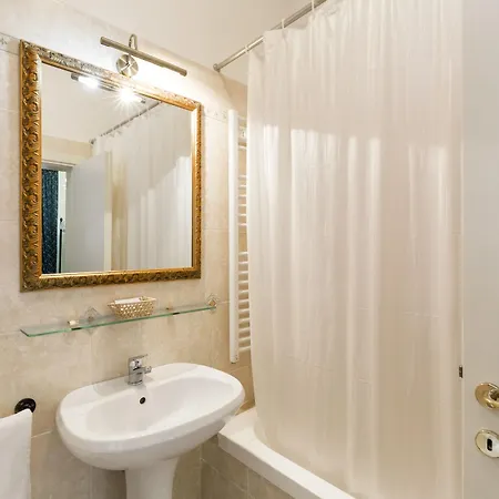 Casanova Bed & Breakfast 3*