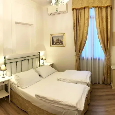 Couette-café Casanova 4*