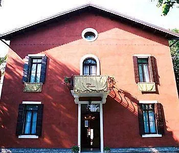 Casanova Bed & Breakfast 3*
