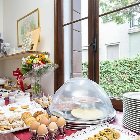 Casanova Bed & Breakfast 3*