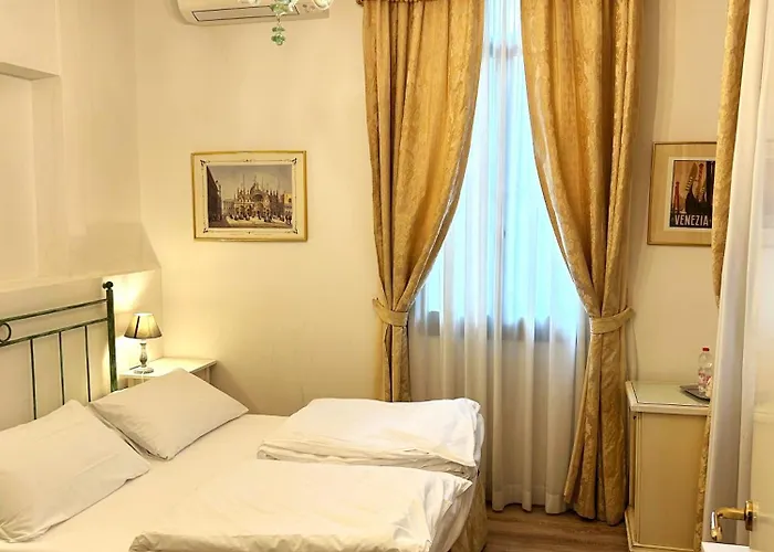 Casanova Bed and Breakfast 4*