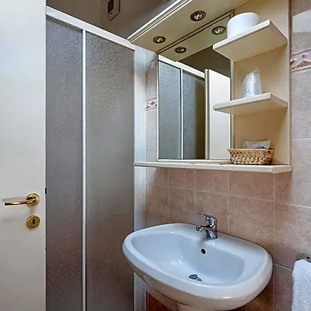 Casanova Bed and Breakfast 4*